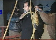 саддам хусейн казнен под прицелом видеокамеры