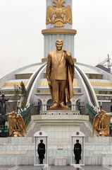 сапармурат ниязов – основатель и первый президент независимого нейтрального туркменистана