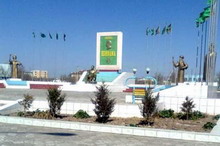 президент туркмении сапармурат ниязов попросил аллаха отправлять в рай всех туркмен, прочитавших его  рухнаму  три раза