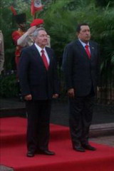 уго чавес и рауль кастро укрепляют союз между своими странами